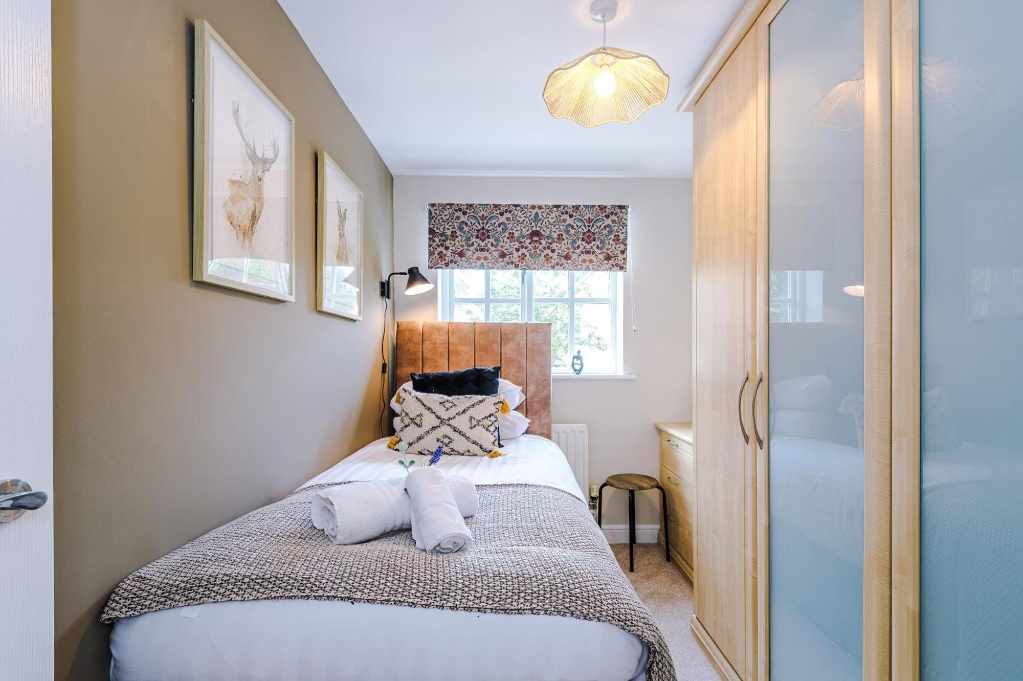 New! Stunning 3-Bed Home In Chester By 53 Degrees Property, Ideal For Groups, Free Parking! ภายนอก รูปภาพ