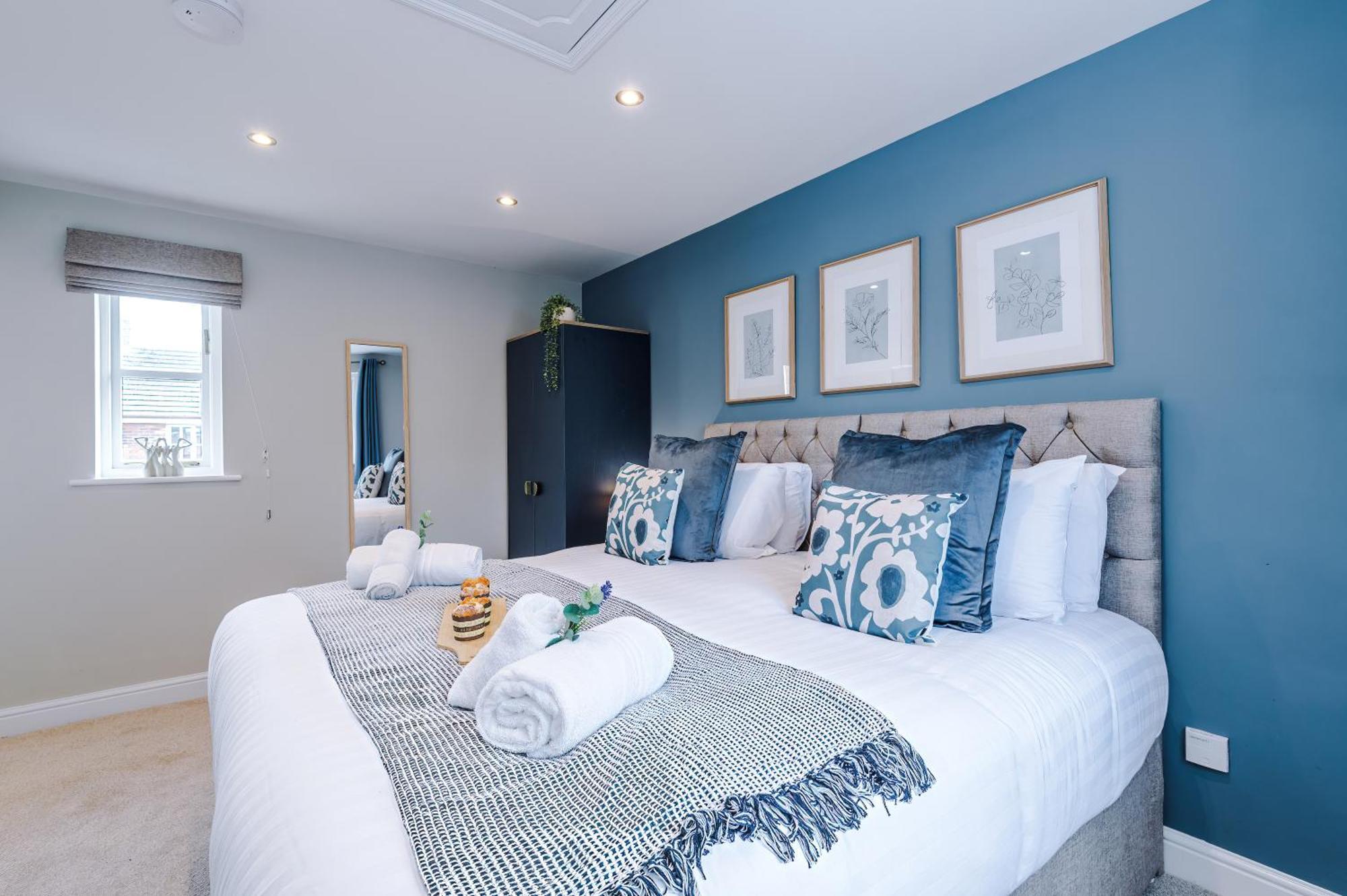 New! Stunning 3-Bed Home In Chester By 53 Degrees Property, Ideal For Groups, Free Parking! ภายนอก รูปภาพ