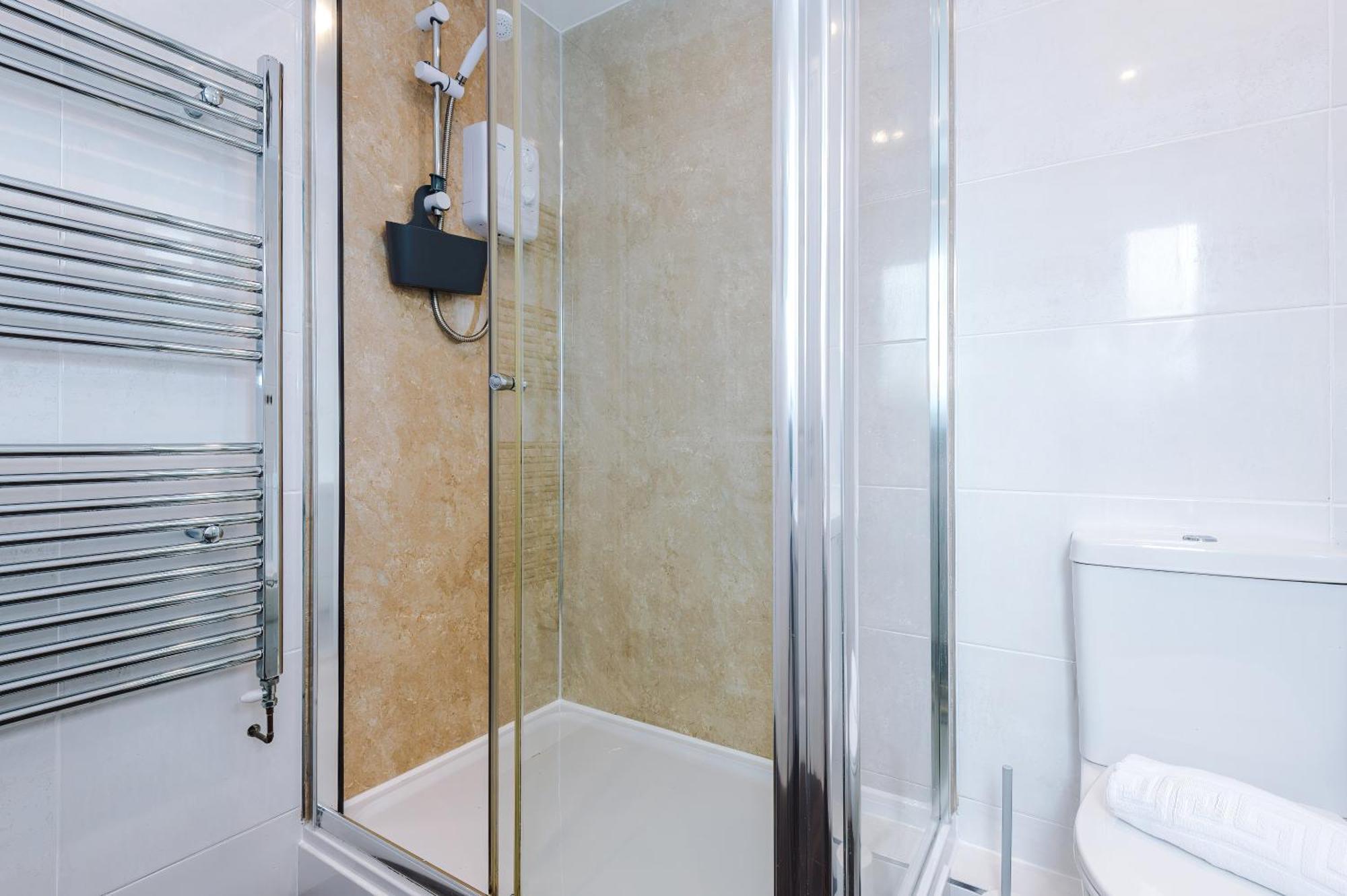 New! Stunning 3-Bed Home In Chester By 53 Degrees Property, Ideal For Groups, Free Parking! ภายนอก รูปภาพ