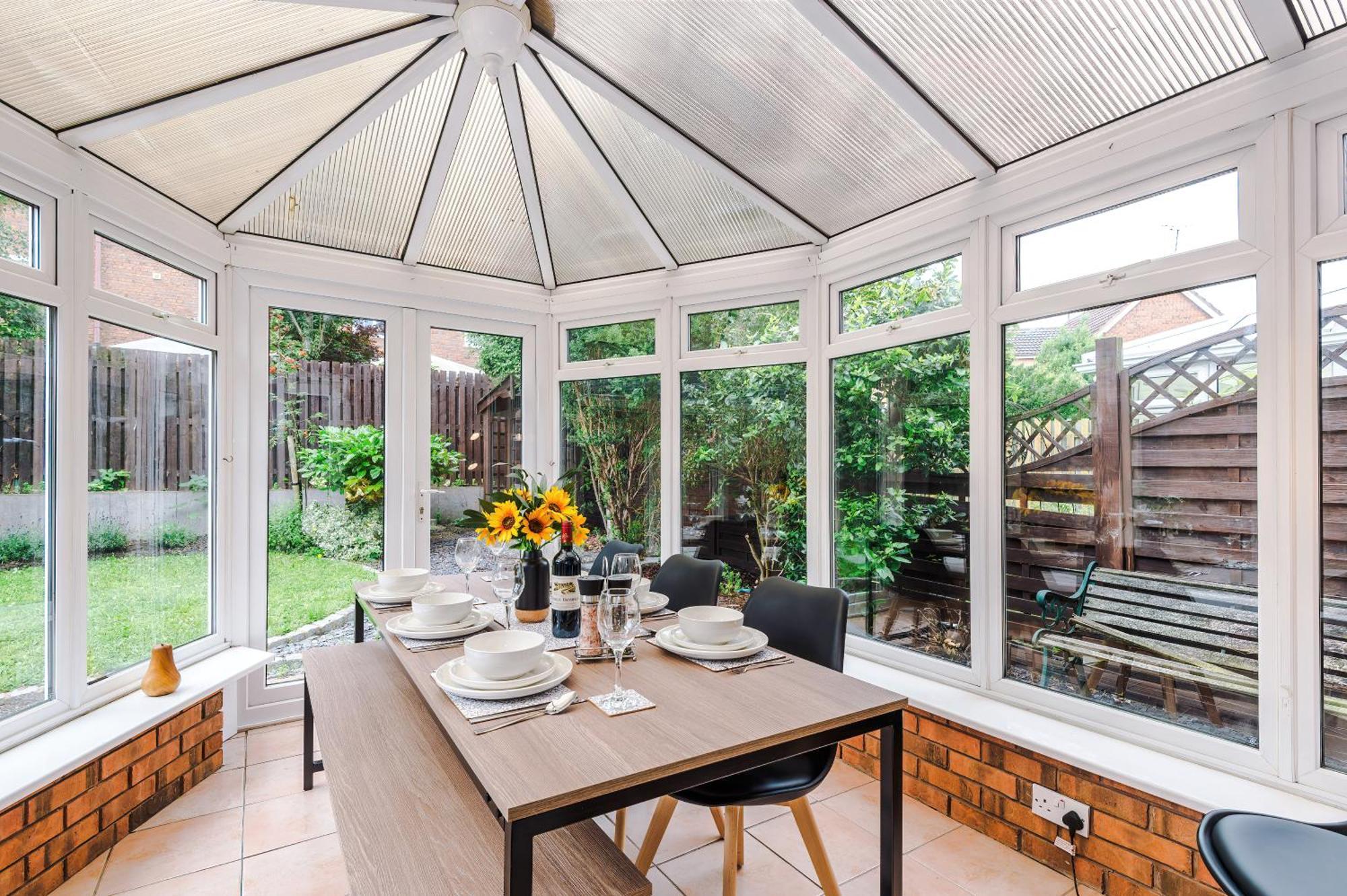 New! Stunning 3-Bed Home In Chester By 53 Degrees Property, Ideal For Groups, Free Parking! ภายนอก รูปภาพ